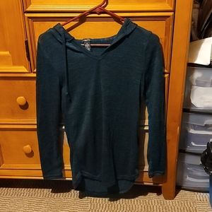Hooded long sleeve shirt